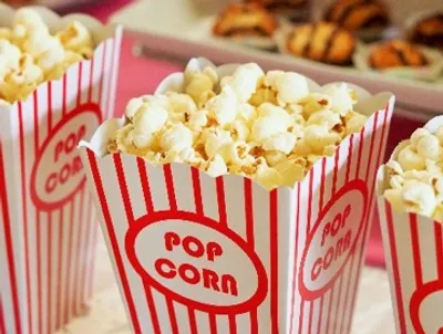 Wie organisiere ich einen Kinoabend 